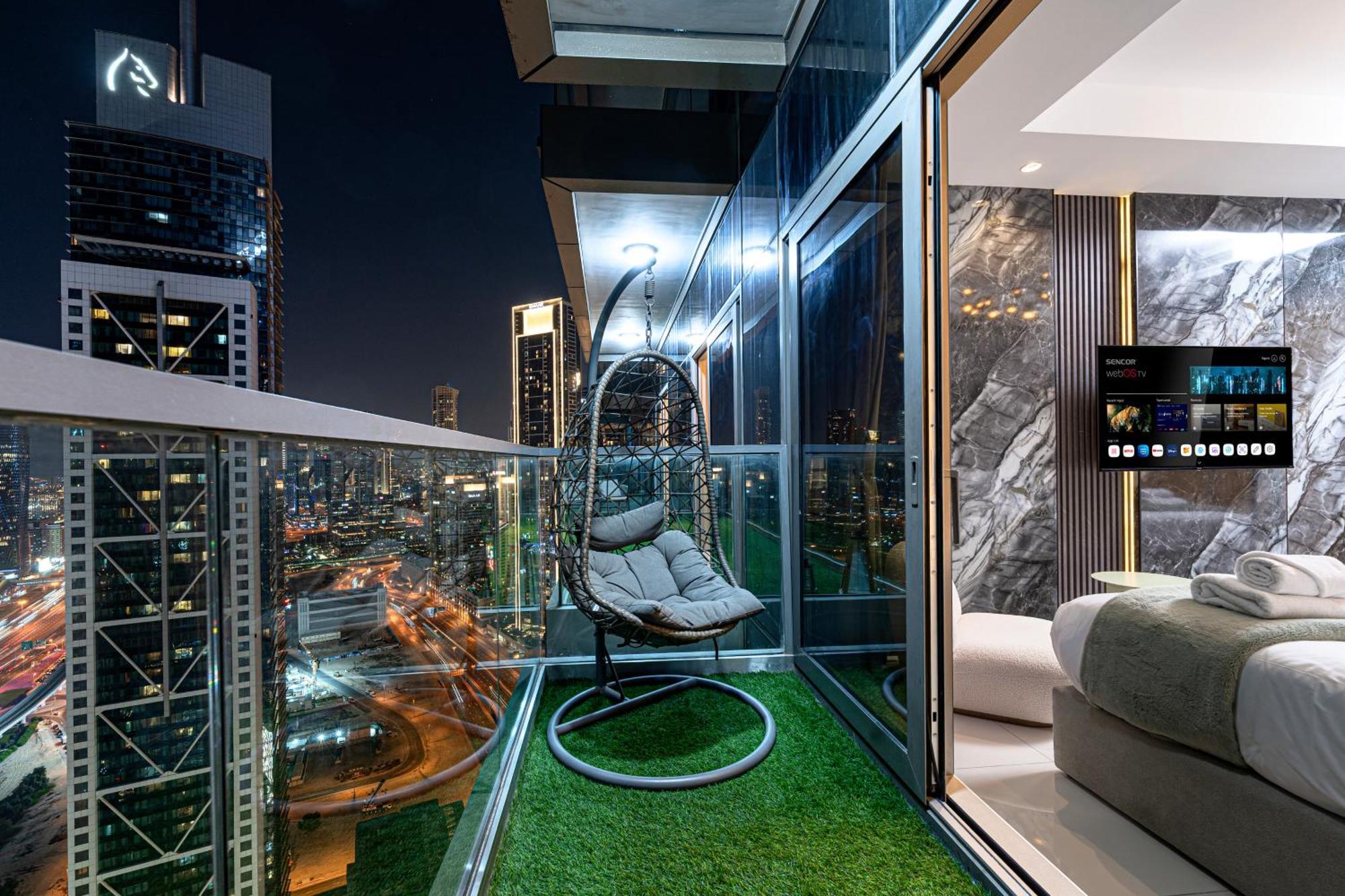 Highest Infinity Pool In Downtown Dubai Apartment Exterior foto